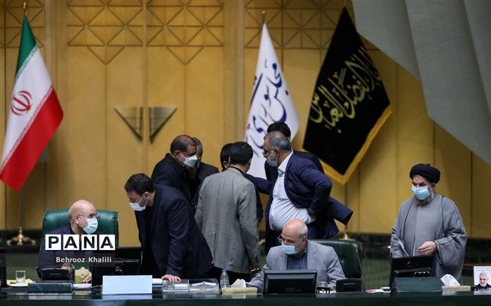 موافقت نمایندگان با تحقیق و تفحص از پرداخت حقوق‌های نجومی