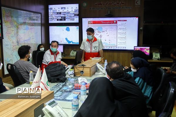 بازدید خبرنگاران از سازمان امداد و نجات جمعیت هلال احمر