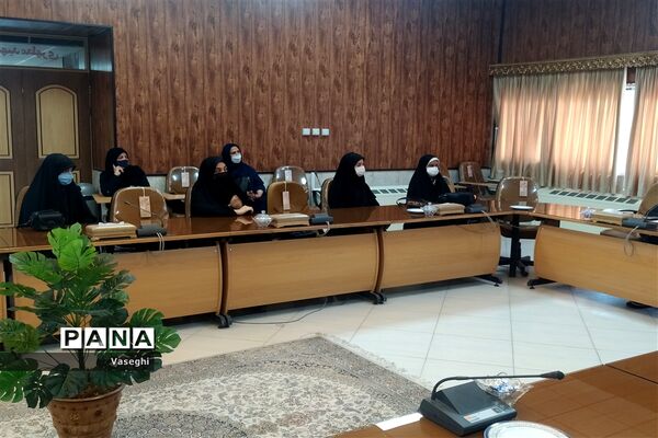تقدیر از دانش آموز برتر جشنواره تابستان شاد و خبرنگاران برتر اداره آموزش وپرورش ناحیه4 استان اصفهان