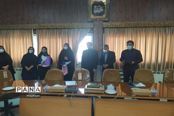 تقدیر از دانش آموز برتر جشنواره تابستان شاد و خبرنگاران برتر اداره آموزش وپرورش ناحیه4 استان اصفهان