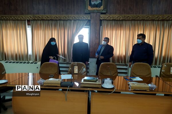 تقدیر از دانش آموز برتر جشنواره تابستان شاد و خبرنگاران برتر اداره آموزش وپرورش ناحیه4 استان اصفهان