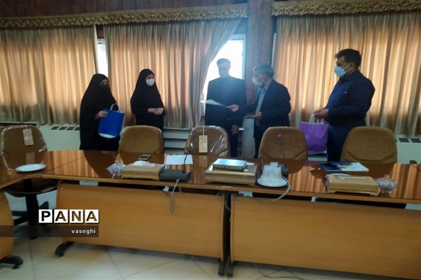 تقدیر از دانش آموز برتر جشنواره تابستان شاد و خبرنگاران برتر اداره آموزش وپرورش ناحیه4 استان اصفهان