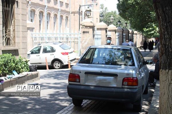 پیاده رو یا پارکینگ؟!