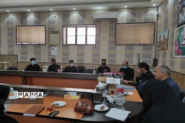 تجلیل اعضای شورای شهر ابرکوه از خبرنگاران فعال پانا