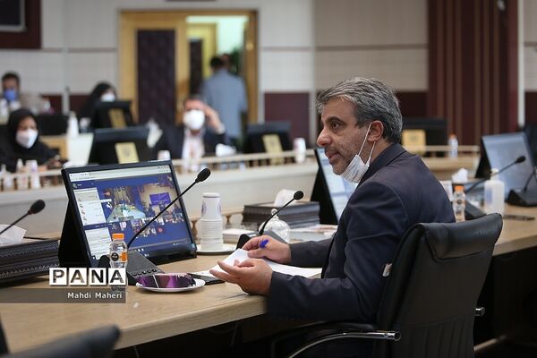 جلسه ستاد مدیریت و مقابله با بیماری کرونا استان تهران