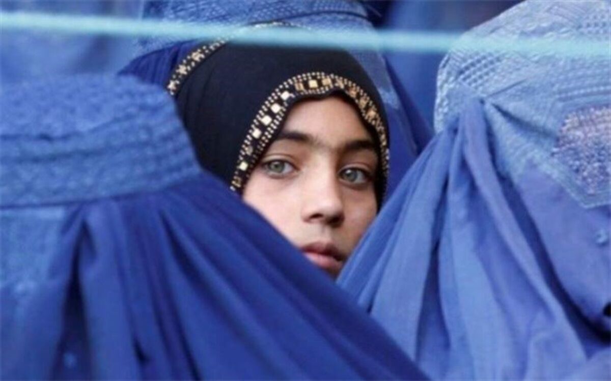 طالبان: زنان کارمند با حجاب به محل کارشان بازگردند