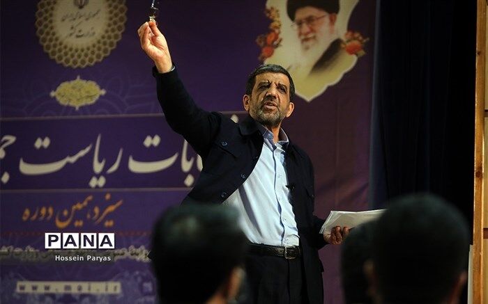 آینده ضرغامی در وزارت میراث فرهنگی 