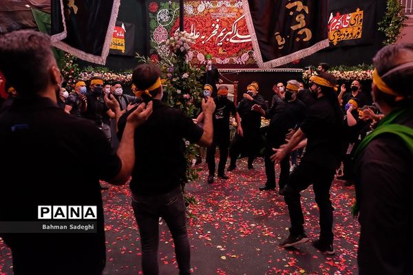 مراسم عزاداری شب تاسوعای حسینی در محله نارمک