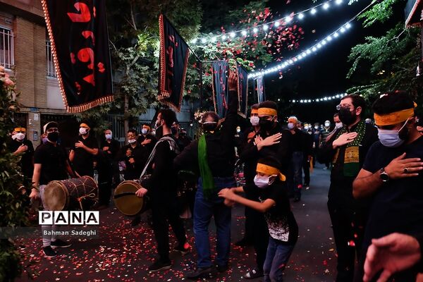 مراسم عزاداری شب تاسوعای حسینی در محله نارمک
