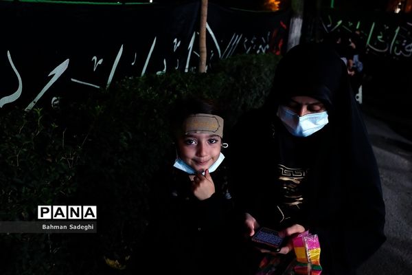 مراسم عزاداری شب تاسوعای حسینی در محله نارمک