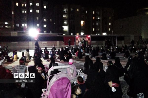 برگزاری  مراسم شب تاسوعای حسینی در شهرک آبشناسان شهرستان رباط کریم