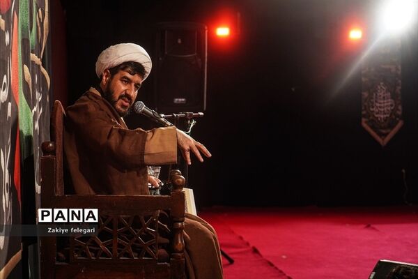 عزاداری هیات نوجوانان مکتب سیدالشهدا در شهرستان بهارستان دو