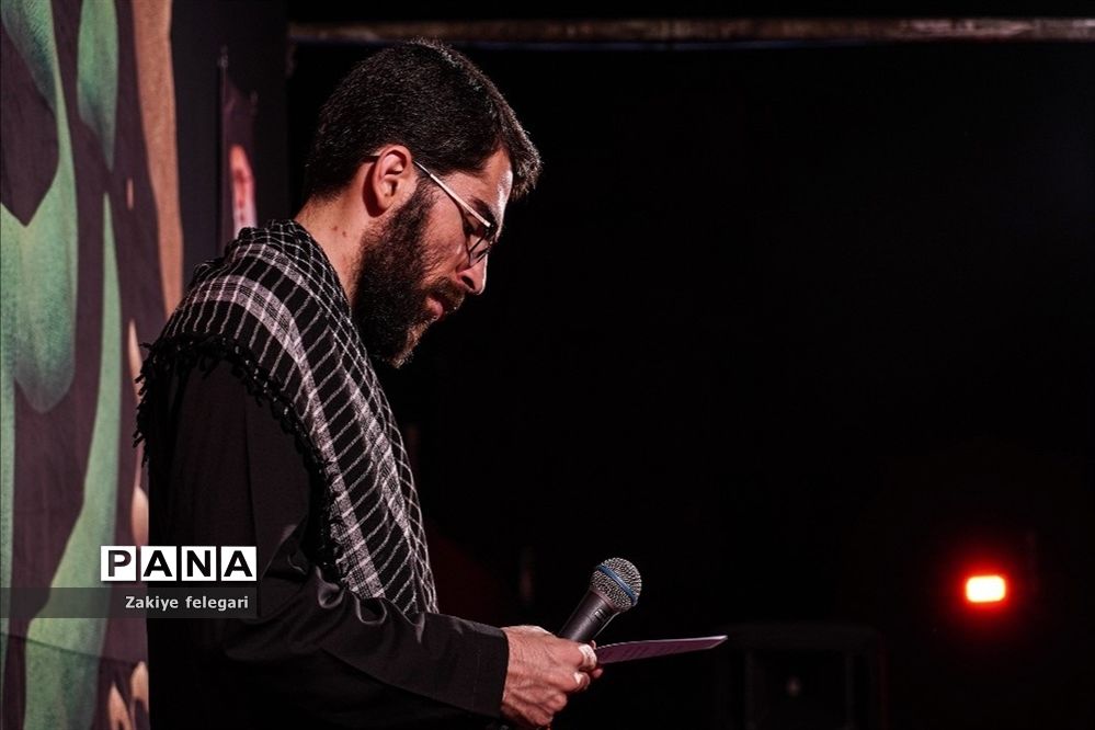 عزاداری هیات نوجوانان مکتب سیدالشهدا در شهرستان بهارستان دو