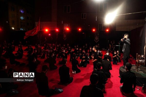 عزاداری هیات نوجوانان مکتب سیدالشهدا در شهرستان بهارستان دو