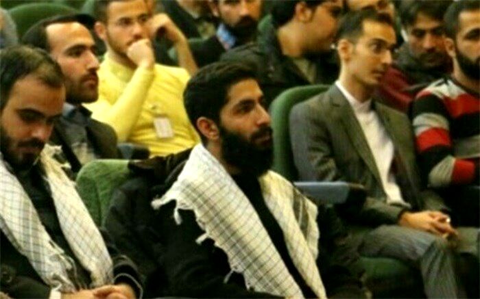 محرم و عاشورا اسلام را زنده نگه‌داشته‌اند