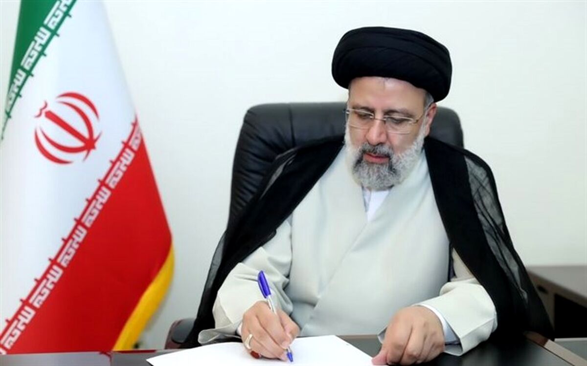 آیت الله رئیسی انتصاب فرمانده جدید نیروی دریایی ارتش را تبریک گفت