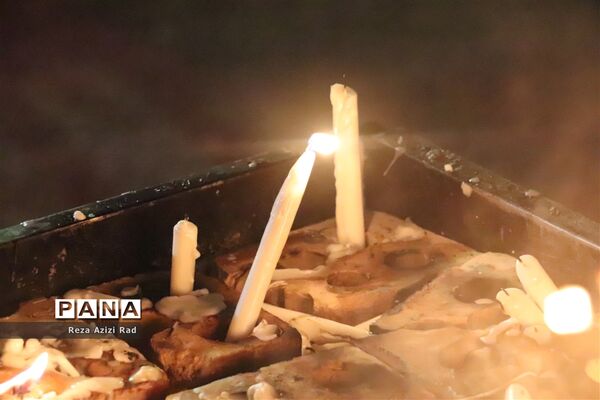 آیین شمع گذاری شب عاشورا در مساجد تبریز