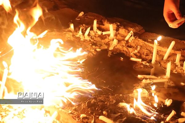 آیین شمع گذاری شب عاشورا در مساجد تبریز