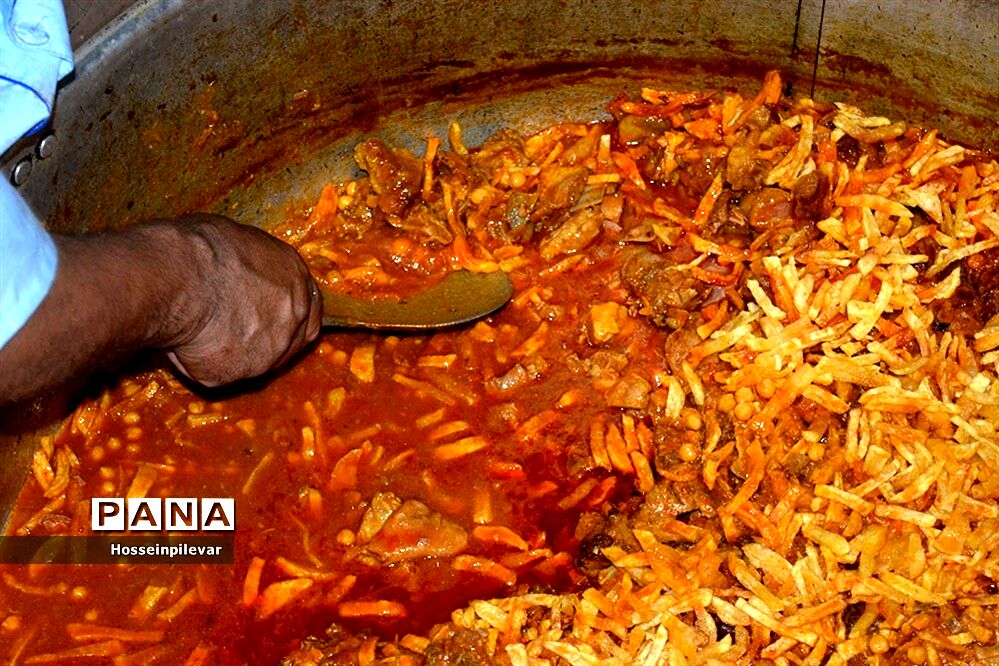 طبخ غذای حسینی در شهرستان خوسف