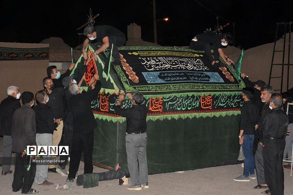 آماده‌سازی نخل عزاداری در شهرستان خوسف