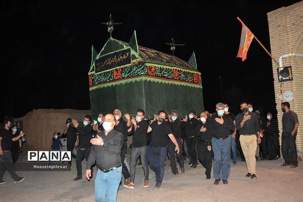 آماده‌سازی نخل عزاداری در شهرستان خوسف