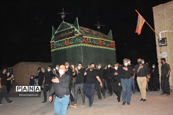 آماده‌سازی نخل عزاداری در شهرستان خوسف