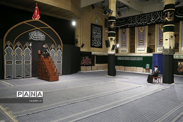 مراسم عزاداری شب عاشورای حسینی در حسینیه امام خمینی(ره)