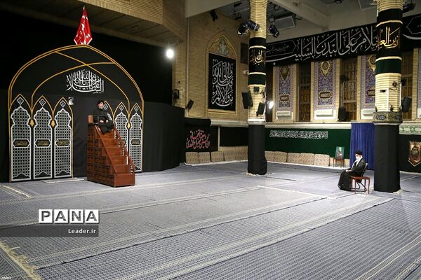 مراسم عزاداری شب عاشورای حسینی در حسینیه امام خمینی(ره)