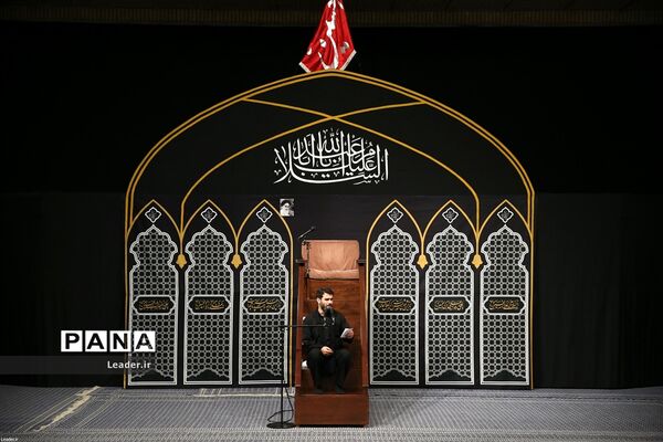 مراسم عزاداری شب عاشورای حسینی در حسینیه امام خمینی(ره)