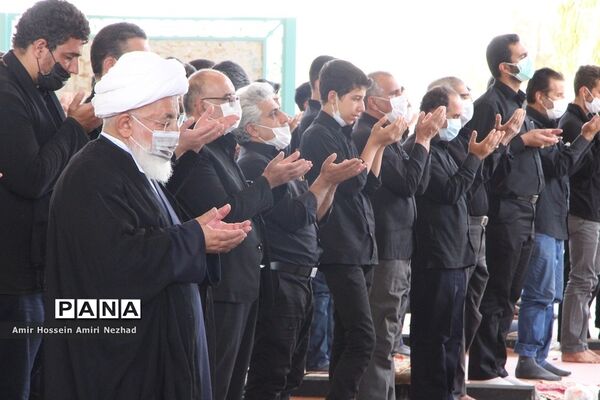 برپایی نماز ظهر عاشورا در یزد