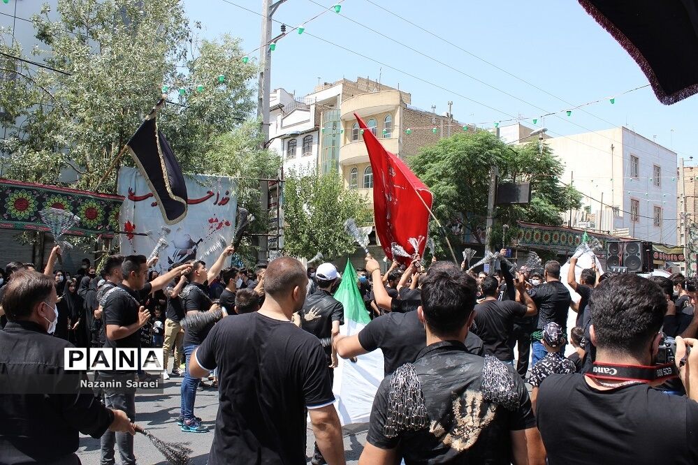 عزاداری مردم اسلامشهر در روز عاشورای حسینی