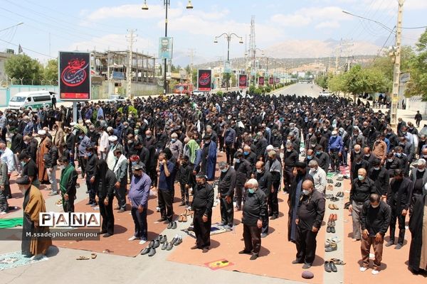 عزاداری سرور سالار شهیدان و برپایی نماز ظهر عاشورا در شهر یاسوج