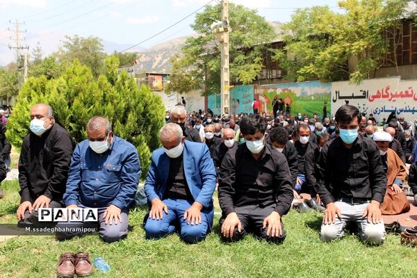 عزاداری سرور سالار شهیدان و برپایی نماز ظهر عاشورا در شهر یاسوج