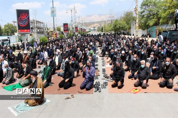 عزاداری سرور سالار شهیدان و برپایی نماز ظهر عاشورا در شهر یاسوج