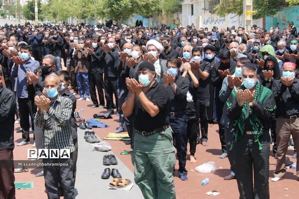 عزاداری سرور سالار شهیدان و برپایی نماز ظهر عاشورا در شهر یاسوج