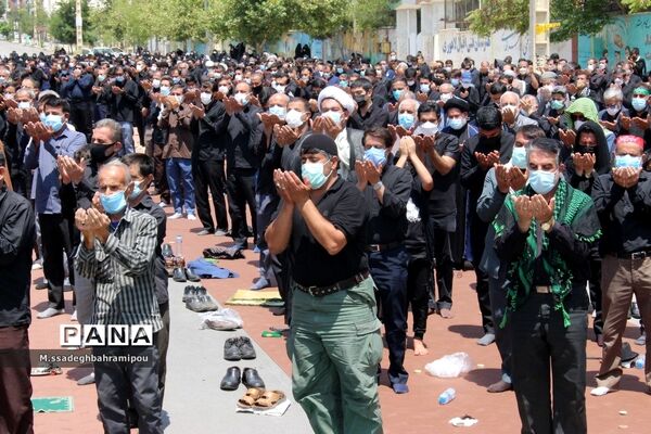عزاداری سرور سالار شهیدان و برپایی نماز ظهر عاشورا در شهر یاسوج