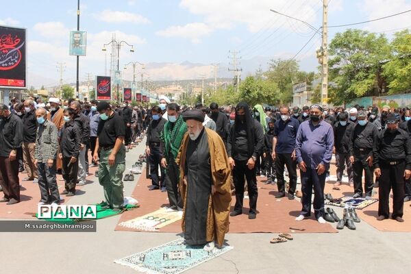عزاداری سرور سالار شهیدان و برپایی نماز ظهر عاشورا در شهر یاسوج