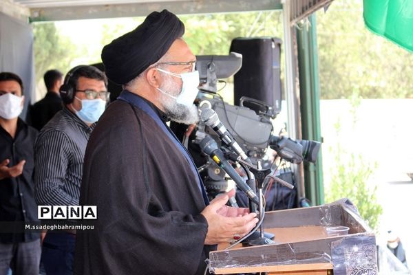 عزاداری سرور سالار شهیدان و برپایی نماز ظهر عاشورا در شهر یاسوج