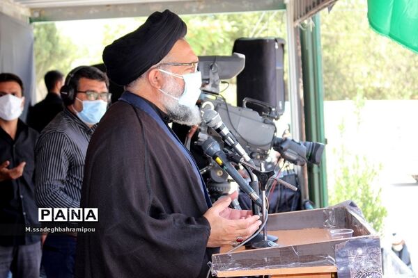 عزاداری سرور سالار شهیدان و برپایی نماز ظهر عاشورا در شهر یاسوج