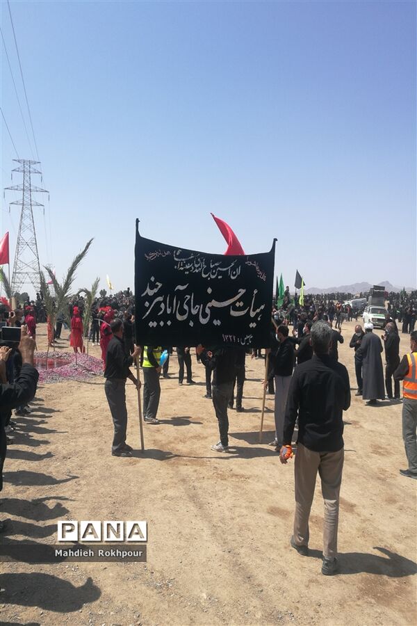 برگزاری مراسم واقعه ظهر عاشورا در حاجی آباد بیرجند
