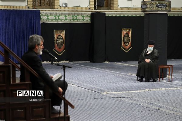 مراسم عزاداری شام غریبان با حضور رهبر انقلاب اسلامی