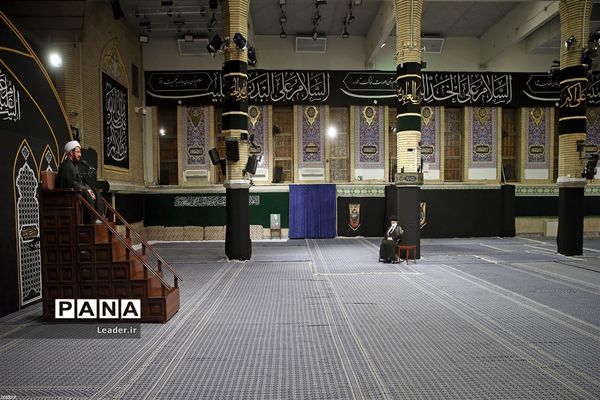 مراسم عزاداری شام غریبان با حضور رهبر انقلاب اسلامی