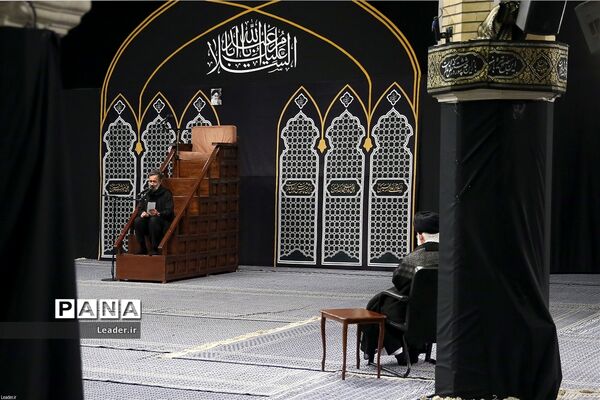 مراسم عزاداری شام غریبان با حضور رهبر انقلاب اسلامی