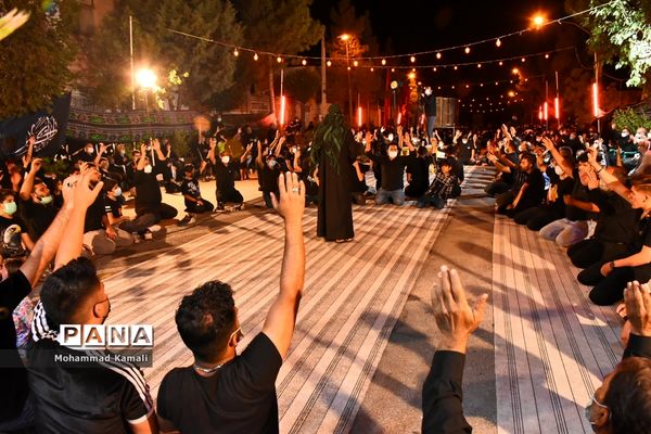 حزن و اندوه عزاداران حسینی در شام غریبان امام حسین (ع)