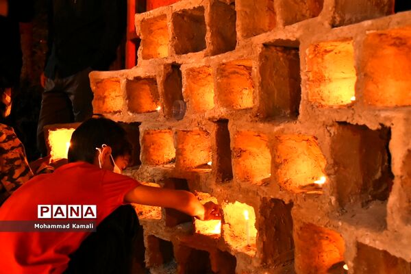 حزن و اندوه عزاداران حسینی در شام غریبان امام حسین (ع)