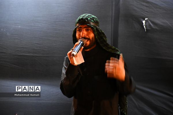 حزن و اندوه عزاداران حسینی در شام غریبان امام حسین (ع)