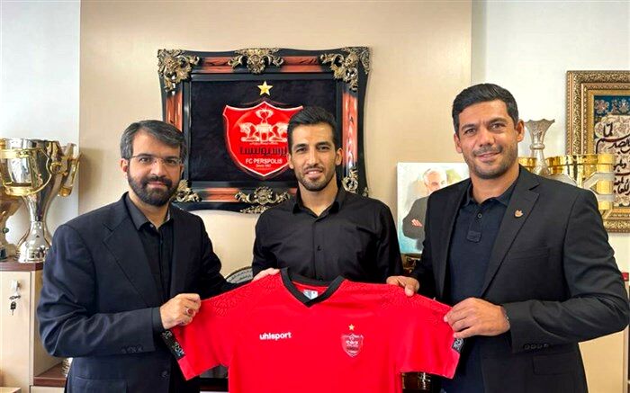 قرارداد وحید امیری با پرسپولیس تمدید شد