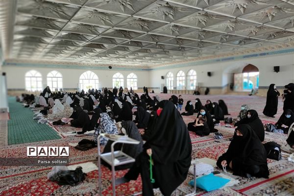 برگزاری نماز جمعه در محل زیارتگاه امامزاده سید حمزه کاشمر