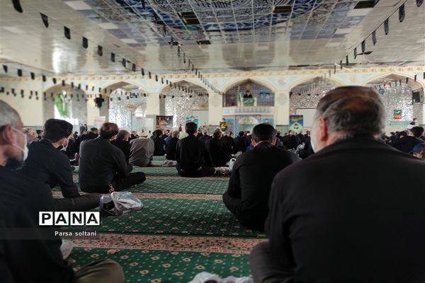 برگزاری نماز جمعه در محل زیارتگاه امامزاده سید حمزه کاشمر