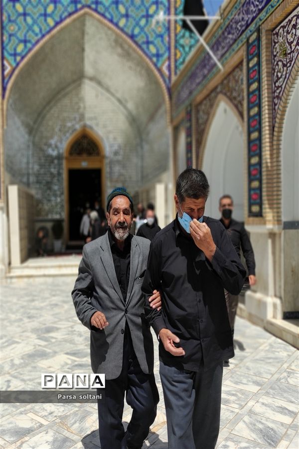 برگزاری نماز جمعه در محل زیارتگاه امامزاده سید حمزه کاشمر